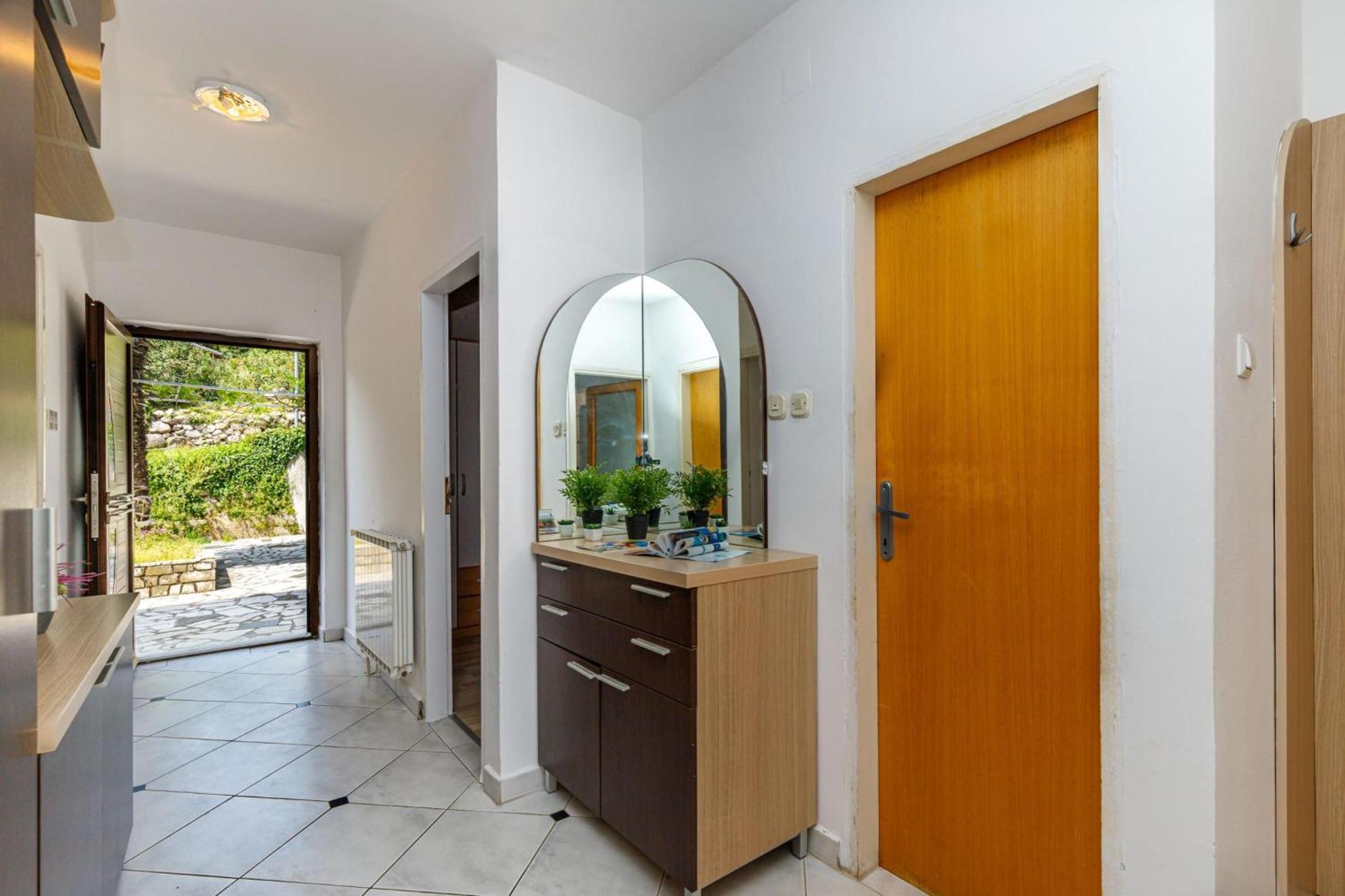 Seaview Apartment Tina Krk Island - Happy Rentals 克尔克 外观 照片